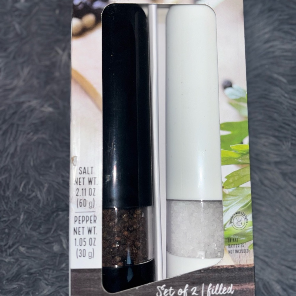 Black and White Salt and Pepper Grinder Set LED